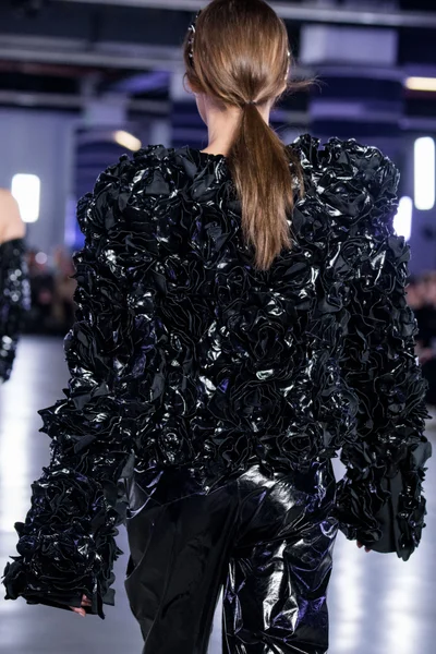 Look 211